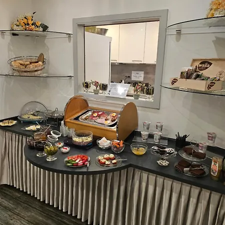 Regina Hotel 3*