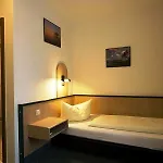 Regina 3*