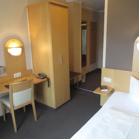 Regina Hotel 3*