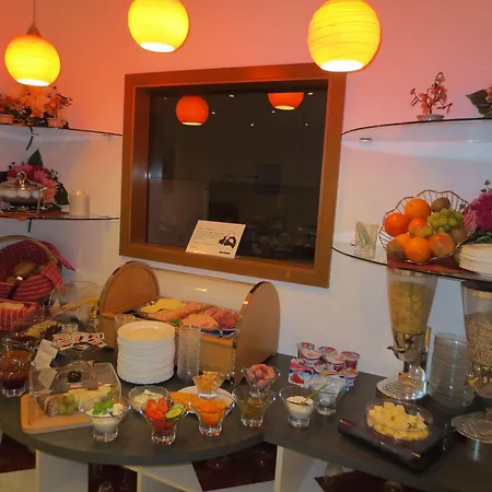 Regina Hotel 3*
