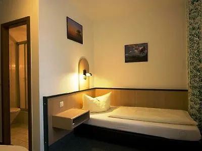 Regina 3*